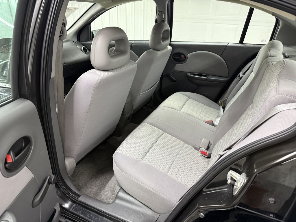 2006 Saturn ION Image 18