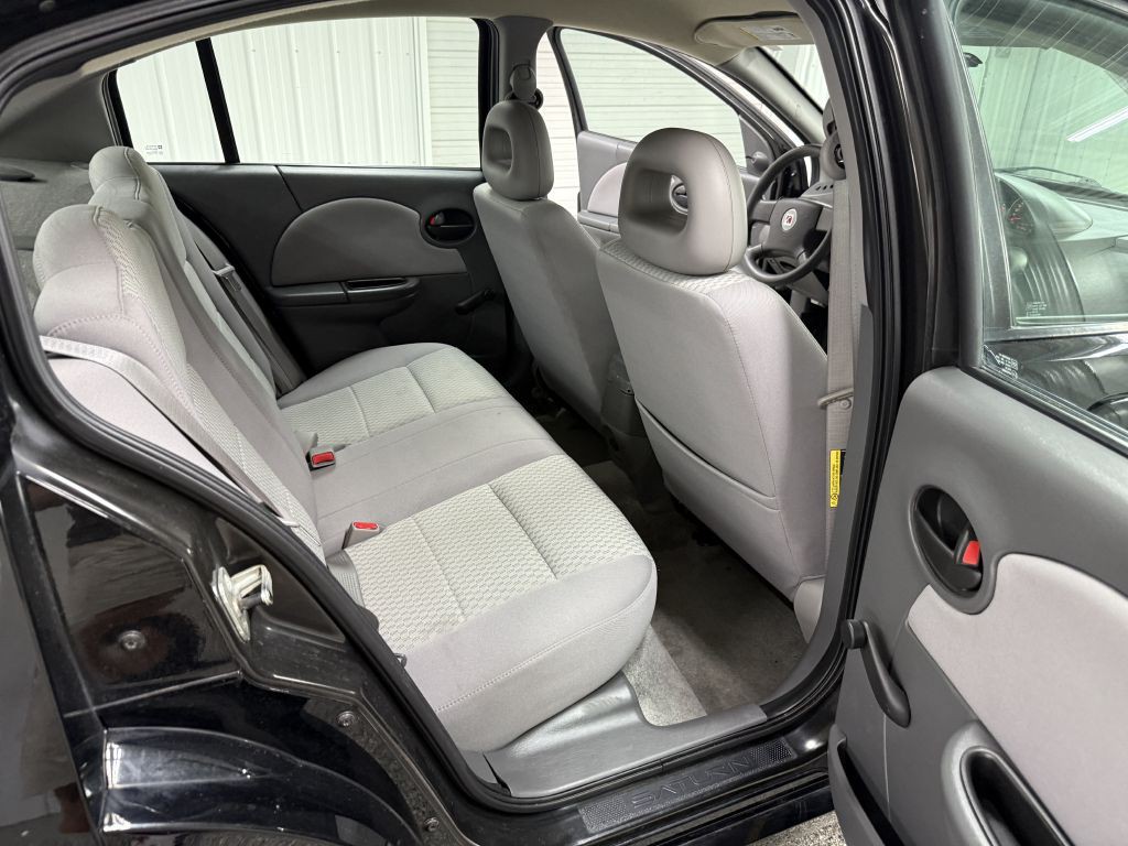 2006 Saturn ION Image 22