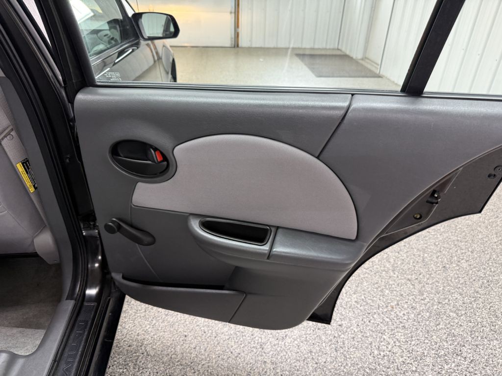 2006 Saturn ION Image 23