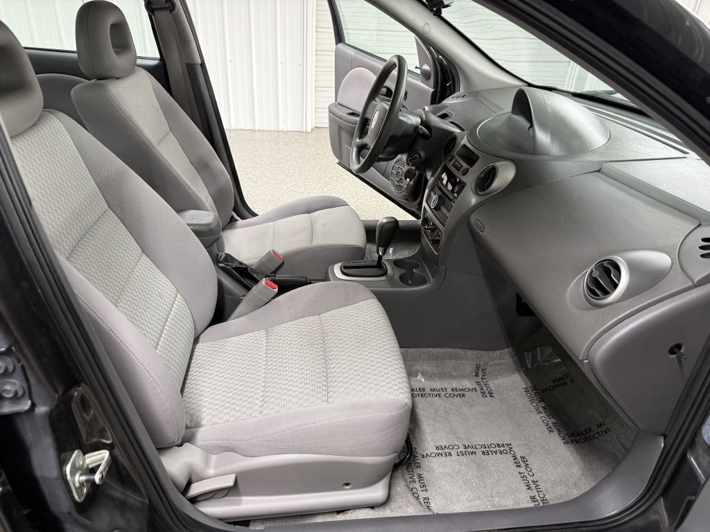 2006 Saturn ION Image 25