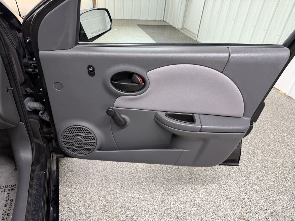2006 Saturn ION Image 28