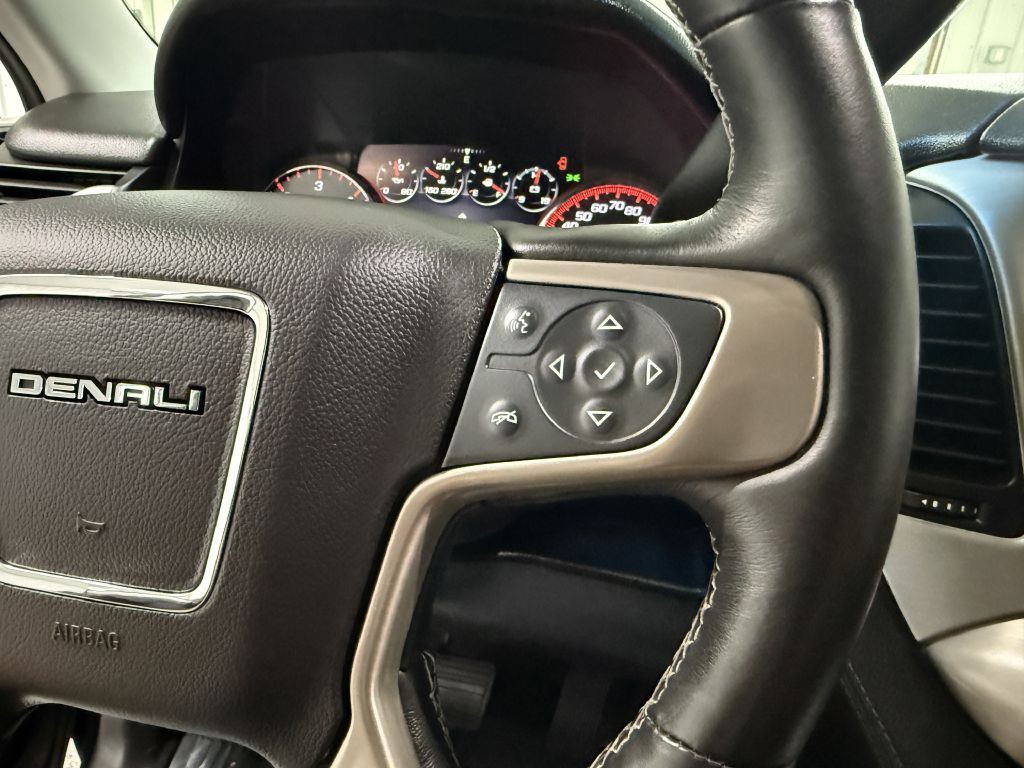 2015 GMC Yukon Image 24