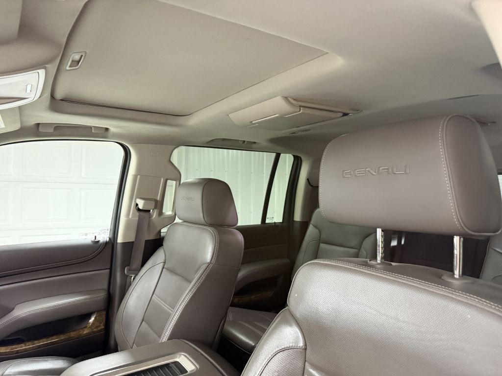 2016 GMC Yukon Image 11