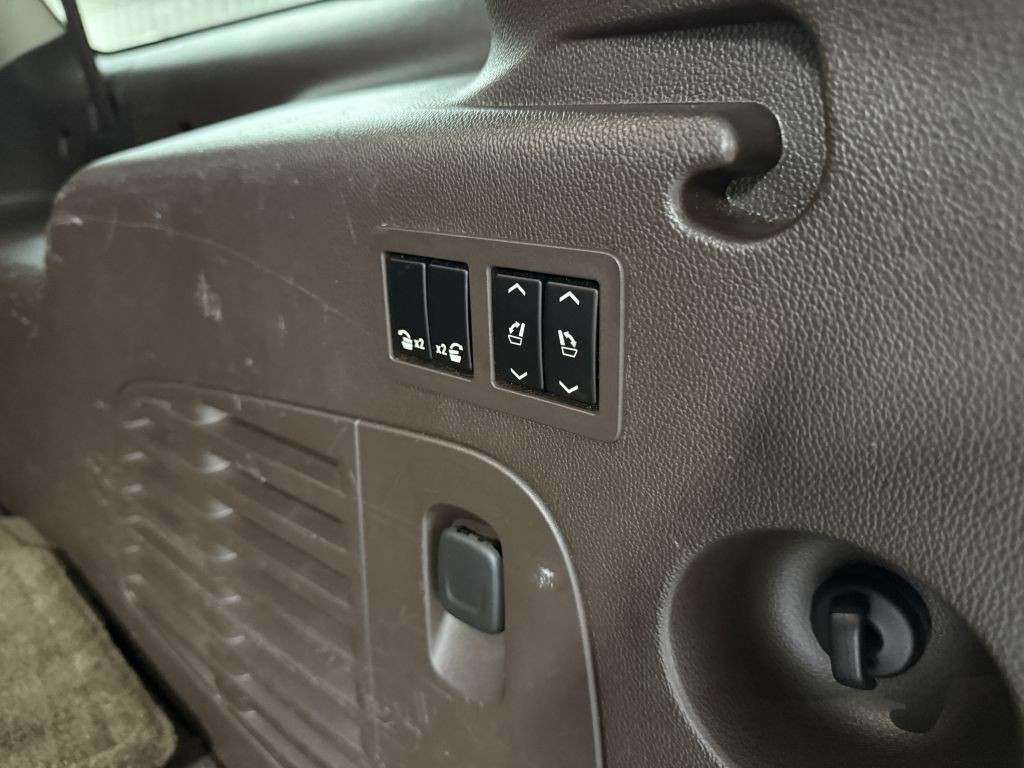 2016 GMC Yukon Image 36