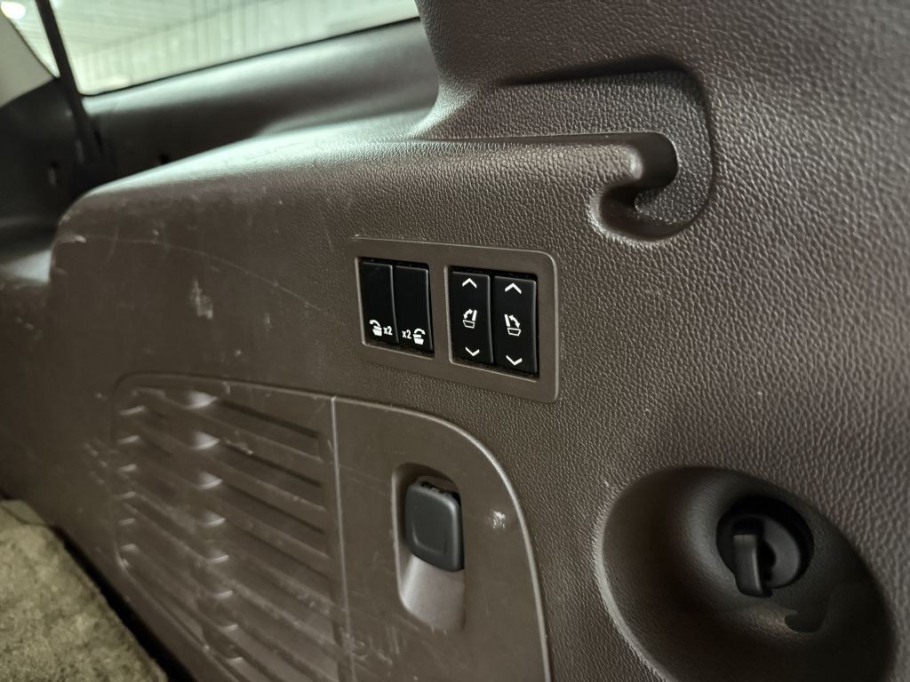 2016 GMC Yukon Image 37