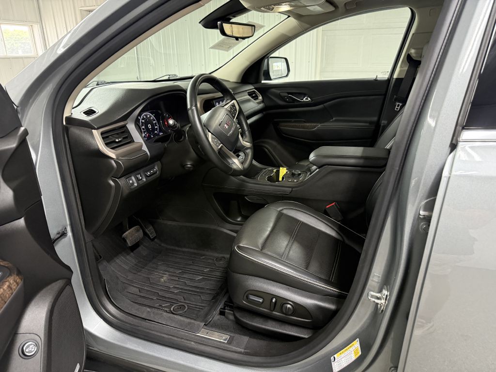 2023 GMC Acadia Image 9