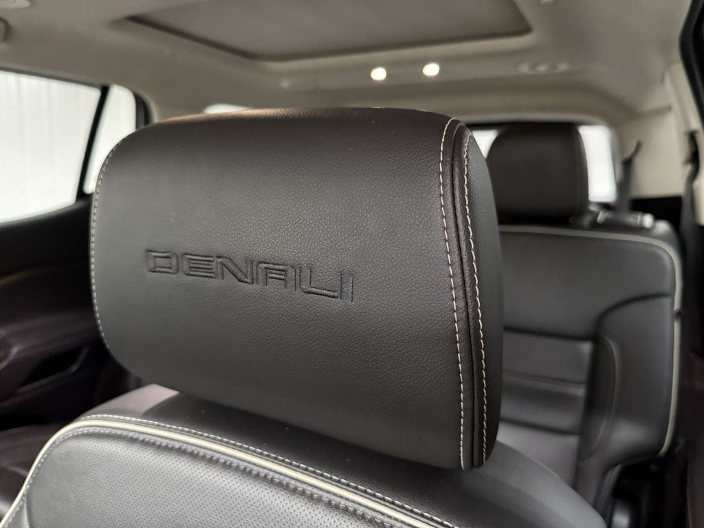2023 GMC Acadia Image 12