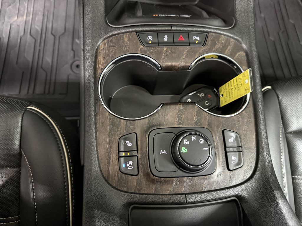 2023 GMC Acadia Image 17