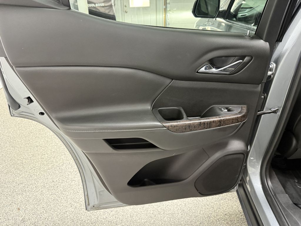 2023 GMC Acadia Image 33