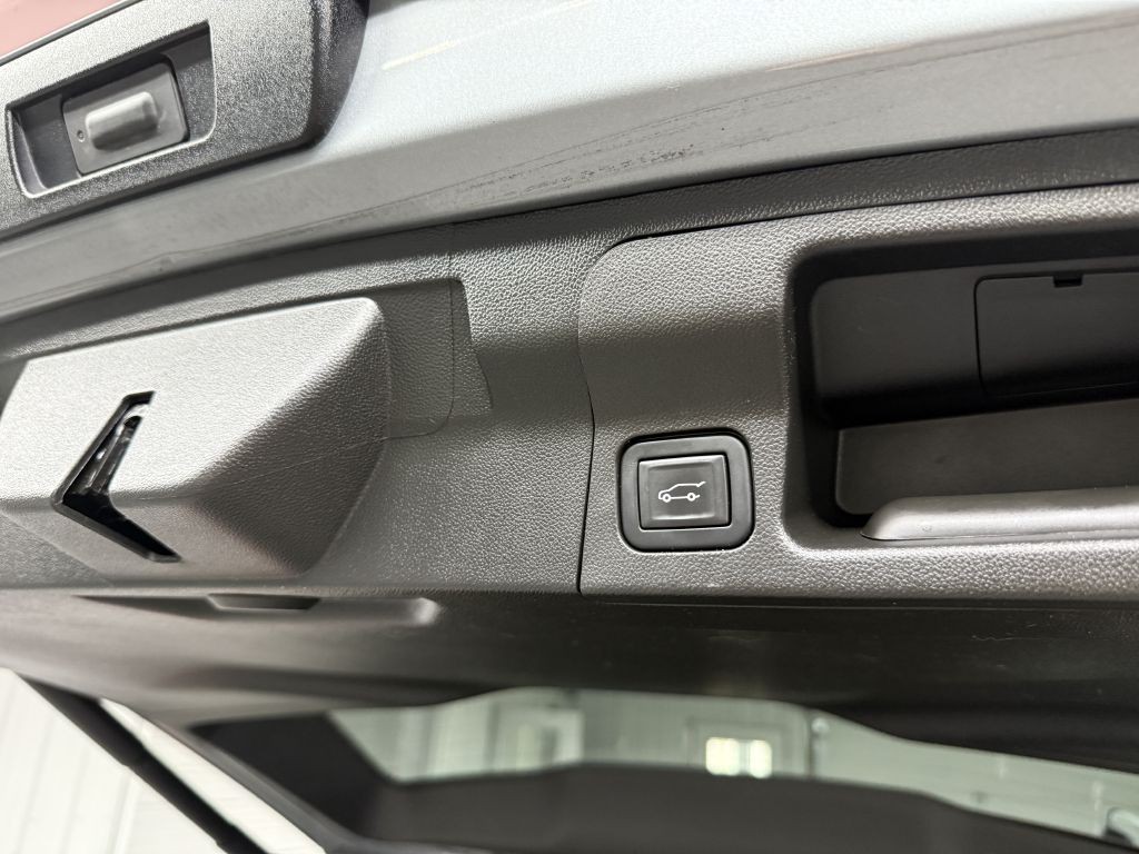 2023 GMC Acadia Image 36
