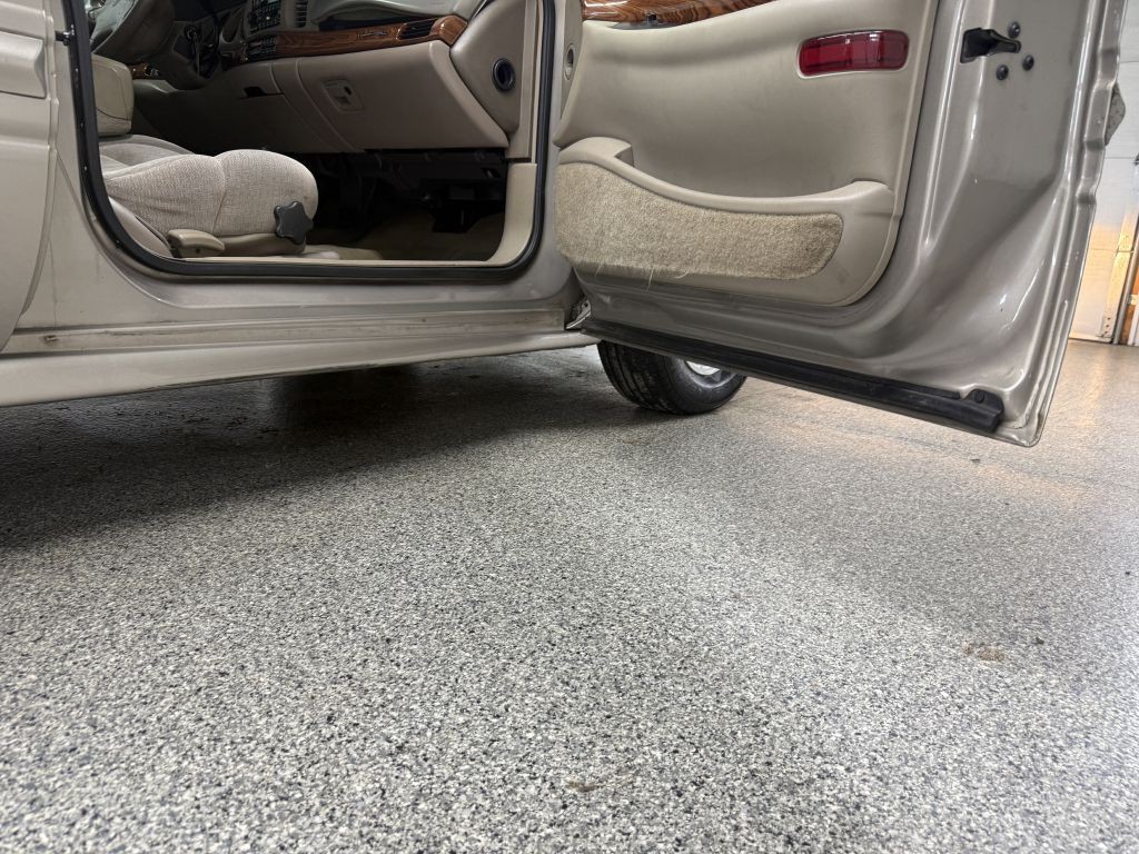 2000 Buick LeSabre Image 32