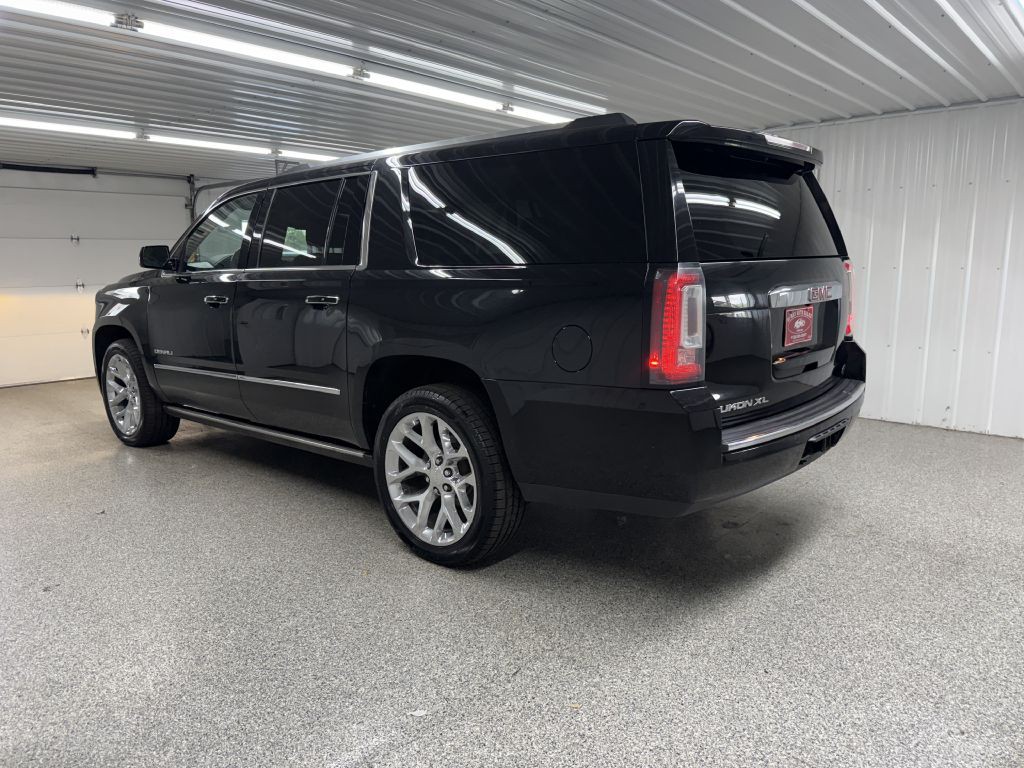 2020 GMC Yukon Image 3