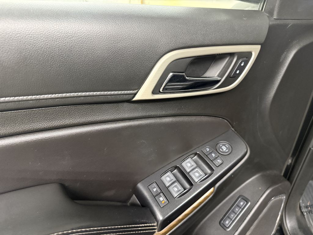 2020 GMC Yukon Image 25