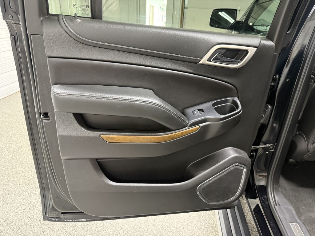 2020 GMC Yukon Image 32