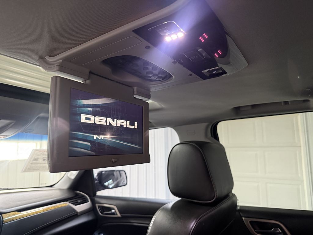 2017 GMC Yukon Image 32