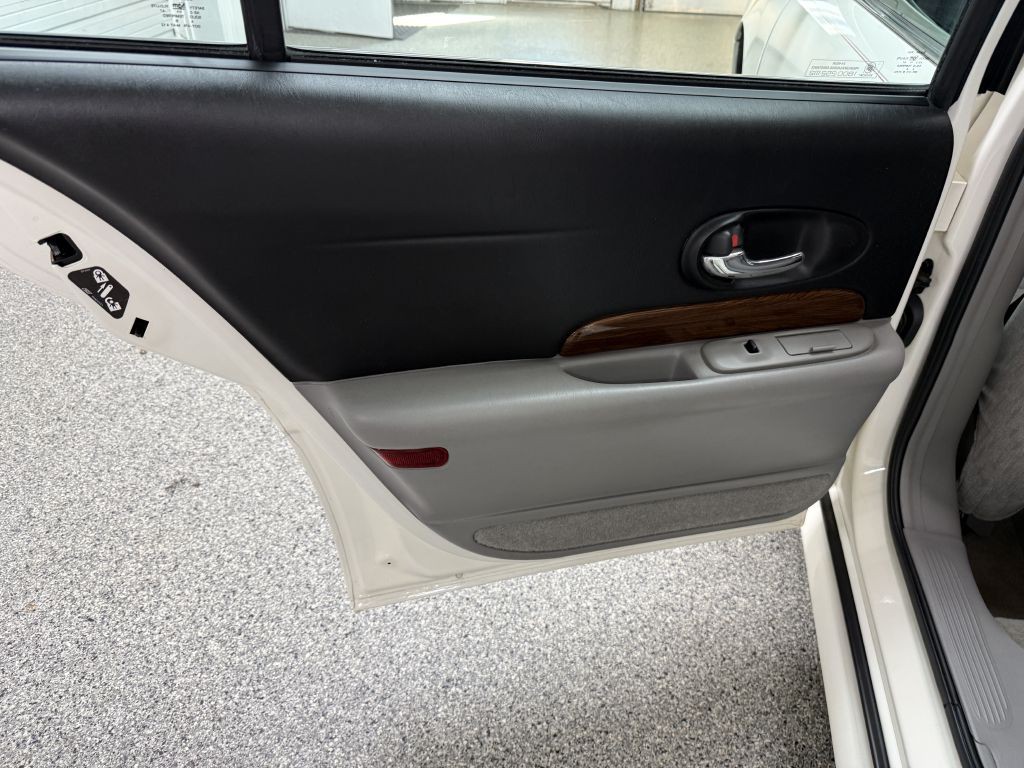 2004 Buick LeSabre Image 27
