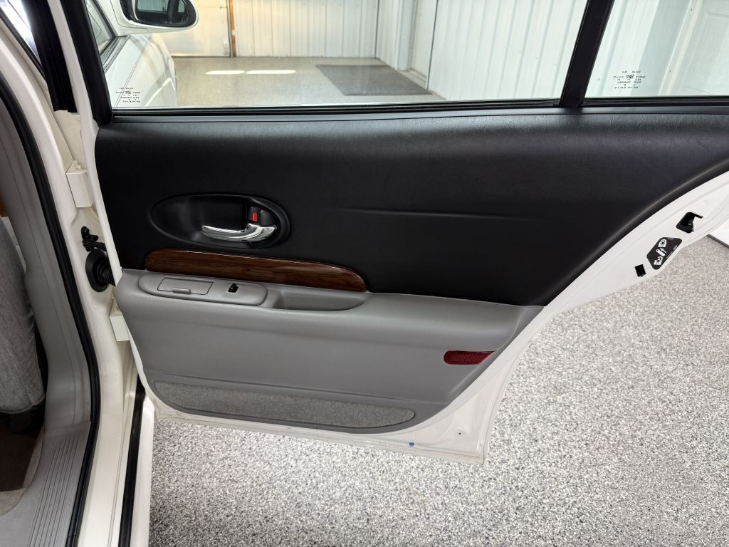 2004 Buick LeSabre Image 31