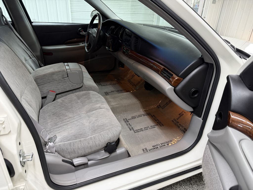2004 Buick LeSabre Image 32