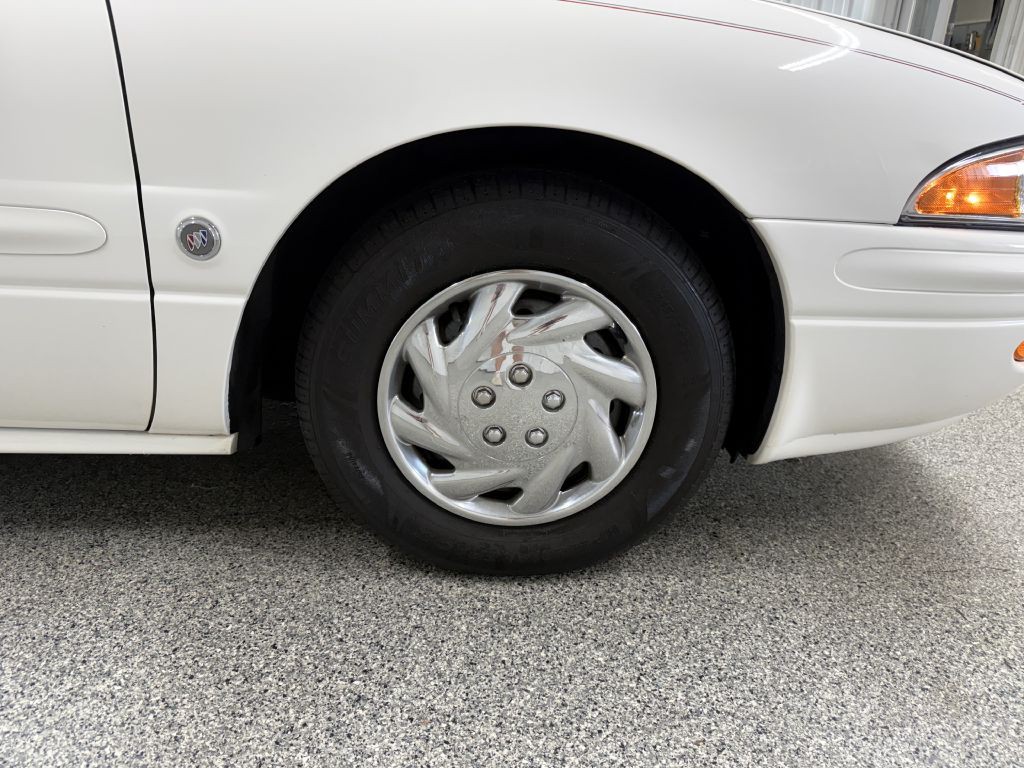 2004 Buick LeSabre Image 36