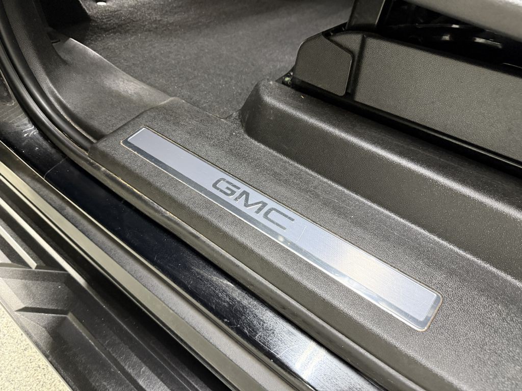 2021 GMC Yukon Image 35