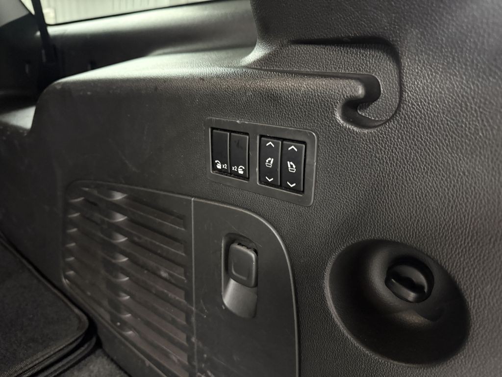 2016 GMC Yukon Image 35