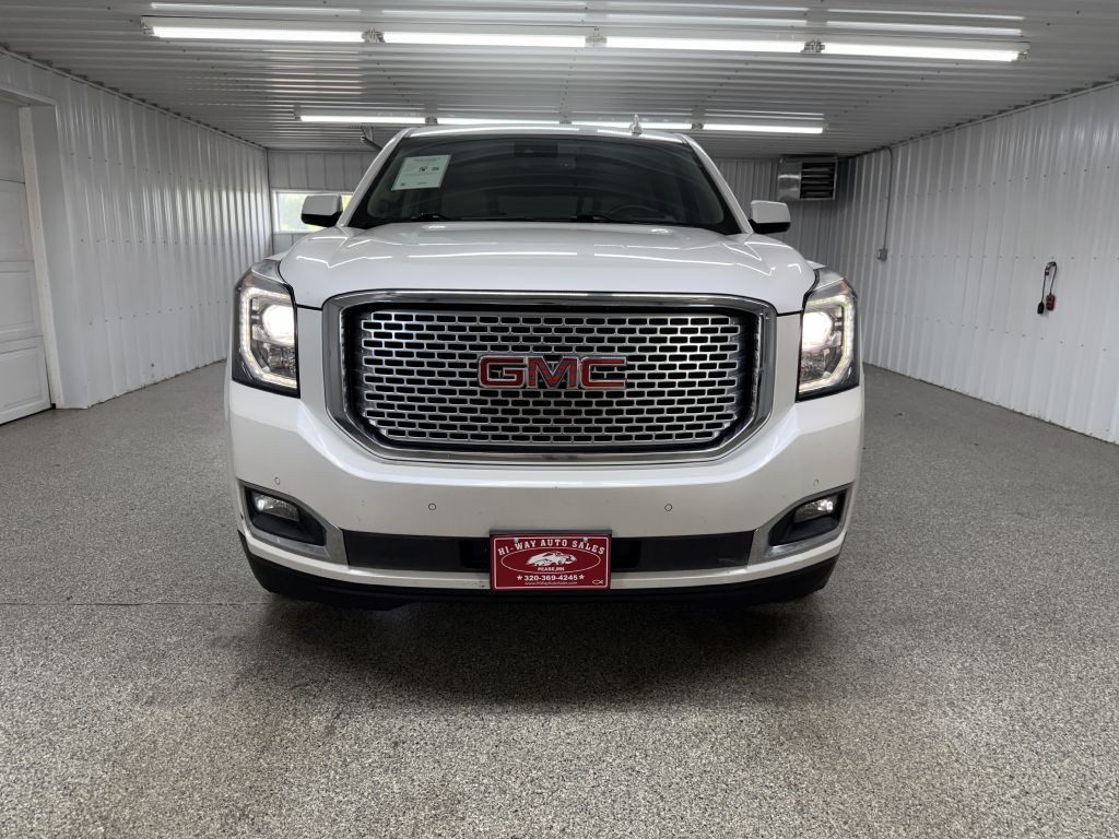 2017 GMC Yukon Image 2