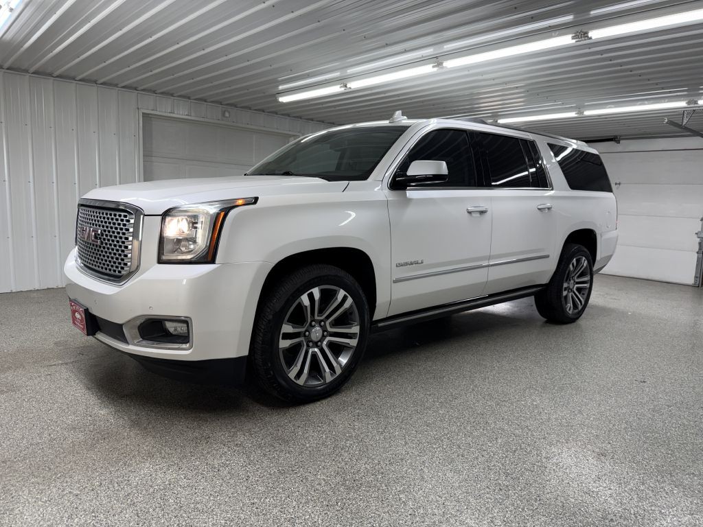 2017 GMC Yukon Image 3