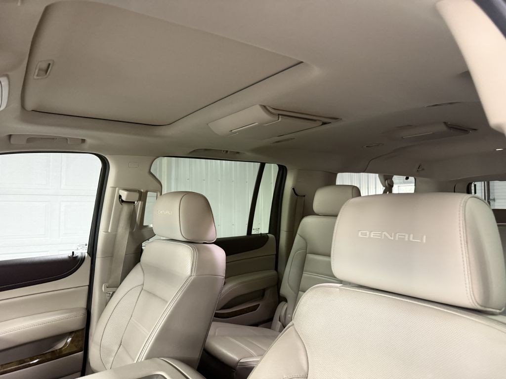 2017 GMC Yukon Image 12