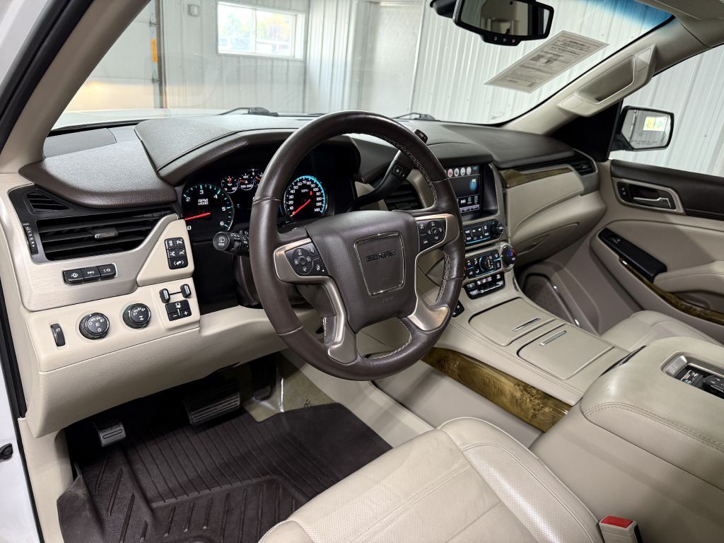 2017 GMC Yukon Image 16