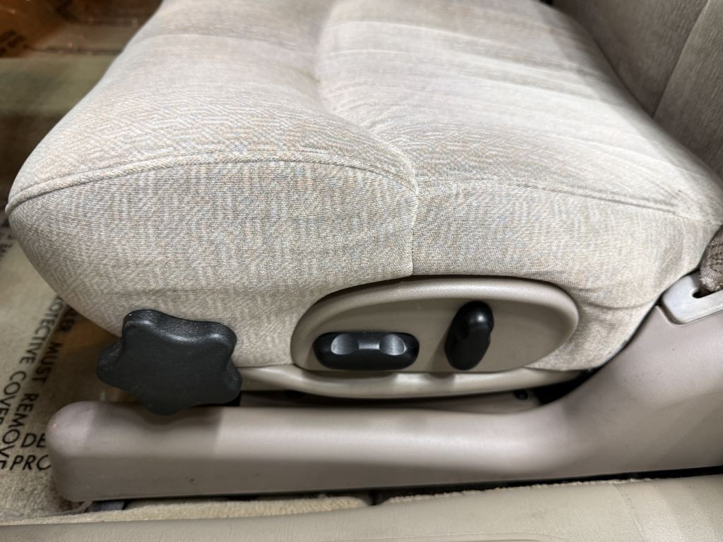 2000 Buick LeSabre Image 14