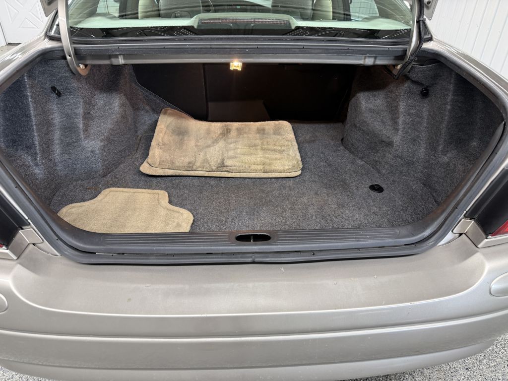 2000 Buick LeSabre Image 26