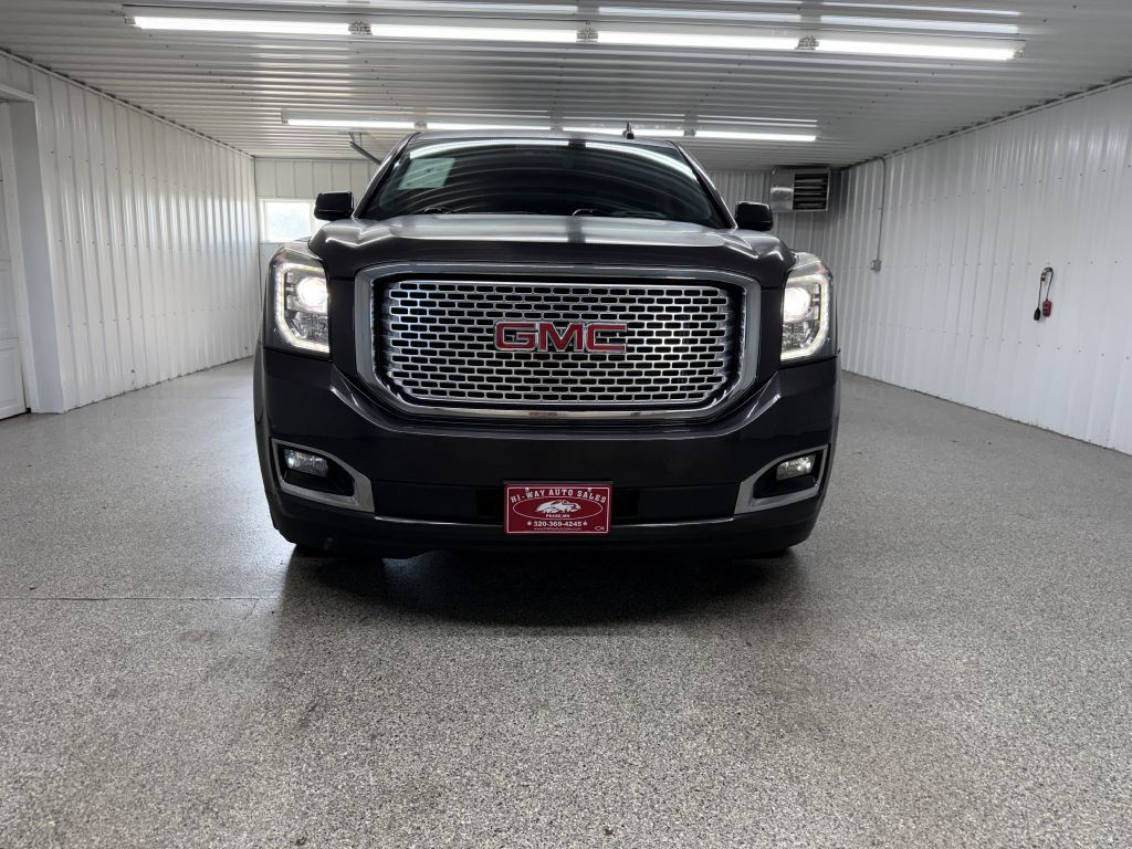 2017 GMC Yukon Image 2