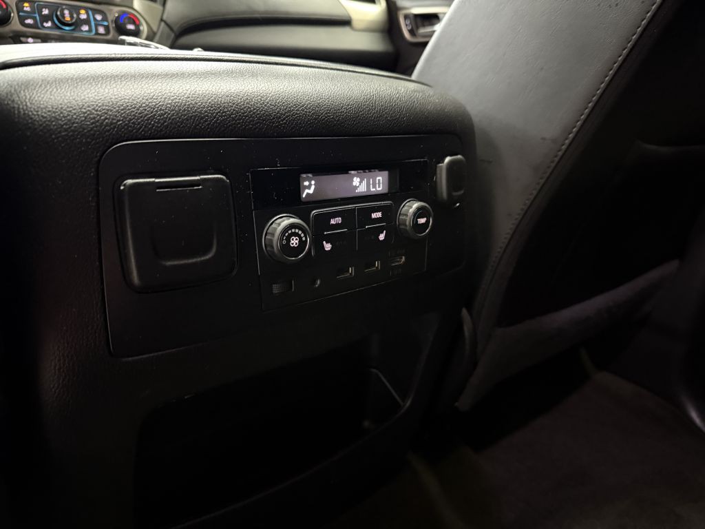 2017 GMC Yukon Image 32
