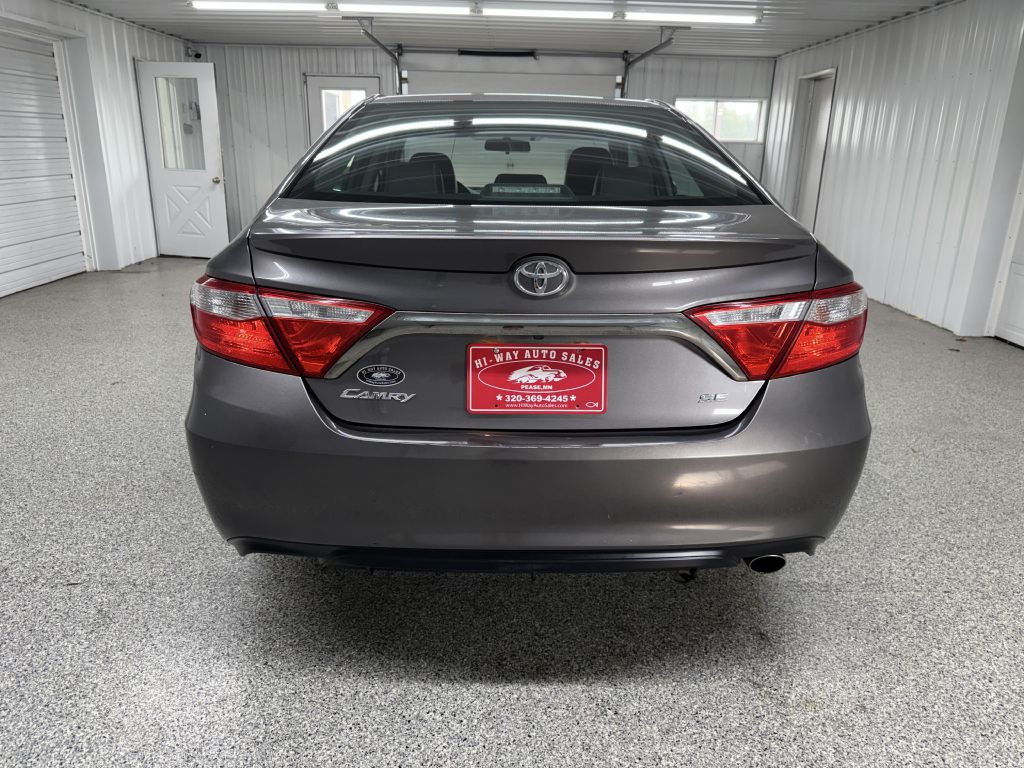 2016 Toyota Camry Image 4