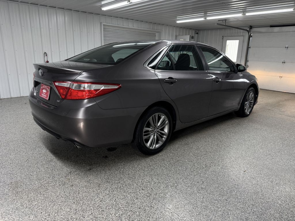 2016 Toyota Camry Image 5