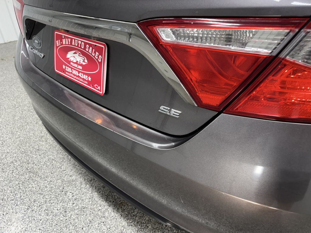 2016 Toyota Camry Image 6