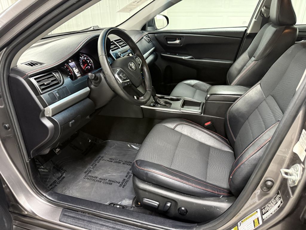 2016 Toyota Camry Image 8