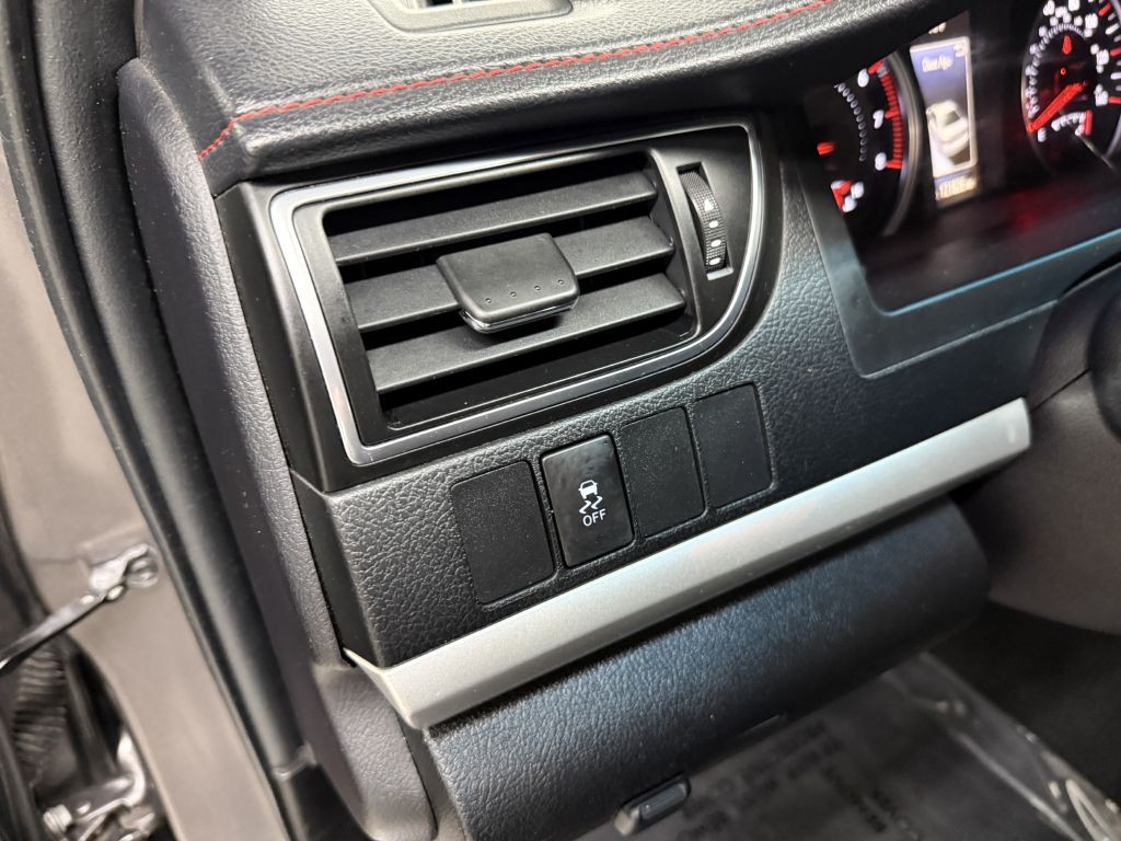 2016 Toyota Camry Image 12