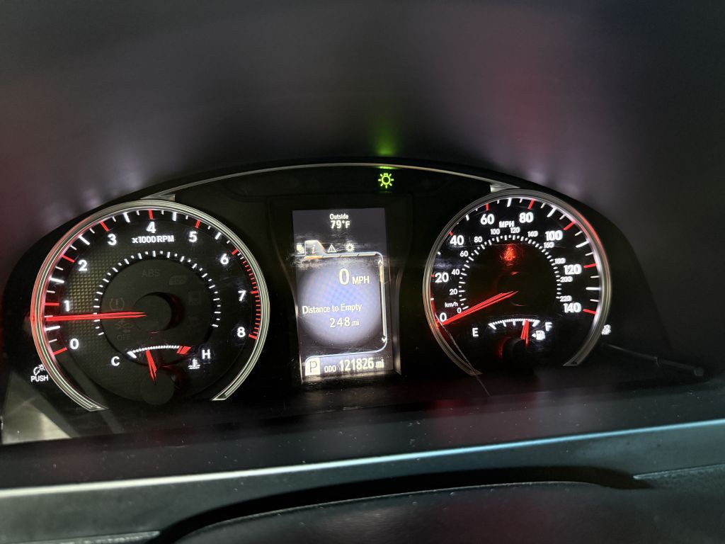2016 Toyota Camry Image 13