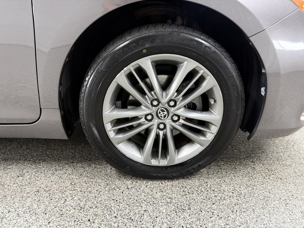 2016 Toyota Camry Image 31