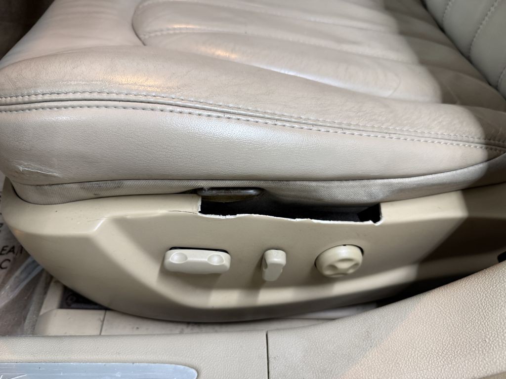 2010 Buick Lucerne Image 14