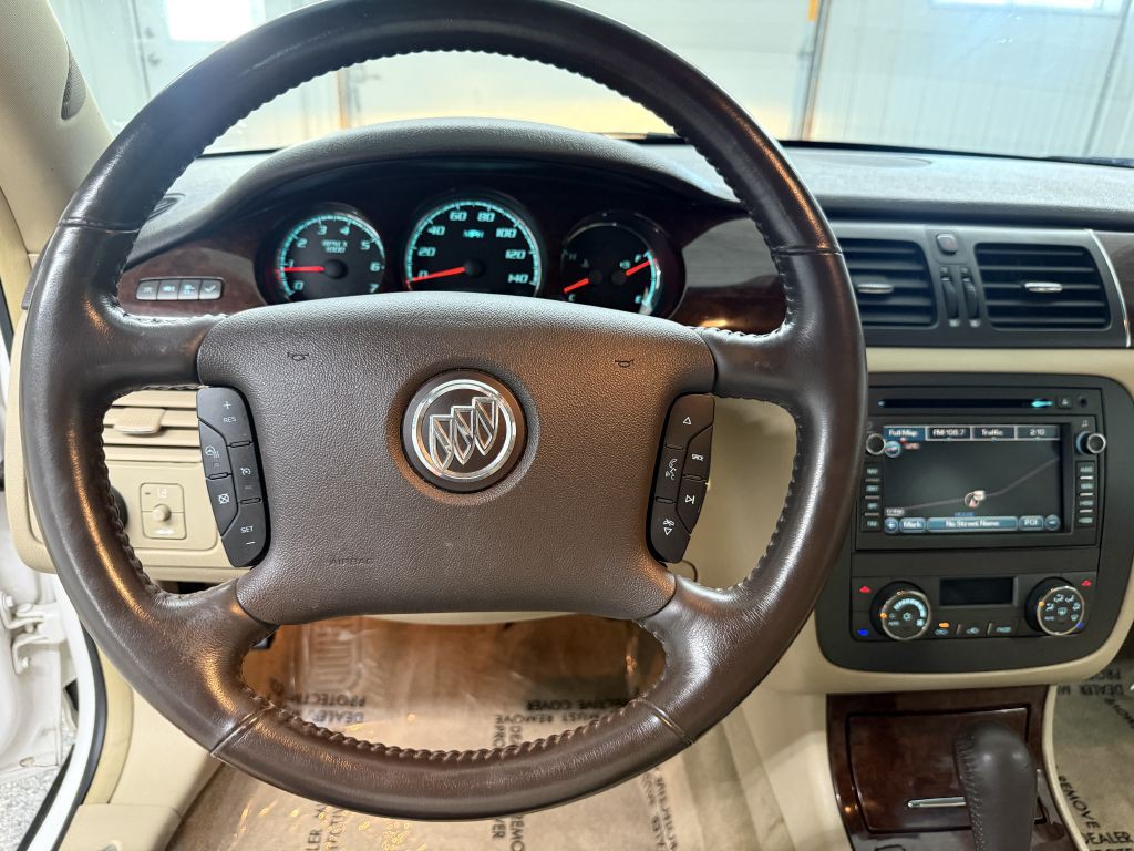 2010 Buick Lucerne Image 18
