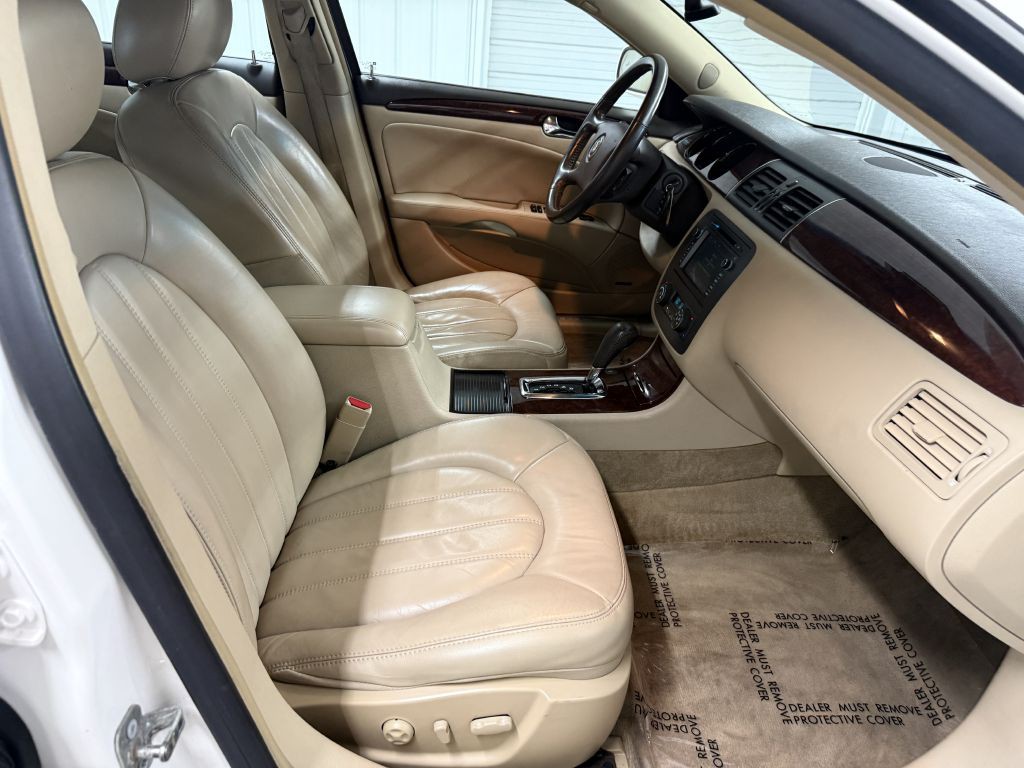 2010 Buick Lucerne Image 32