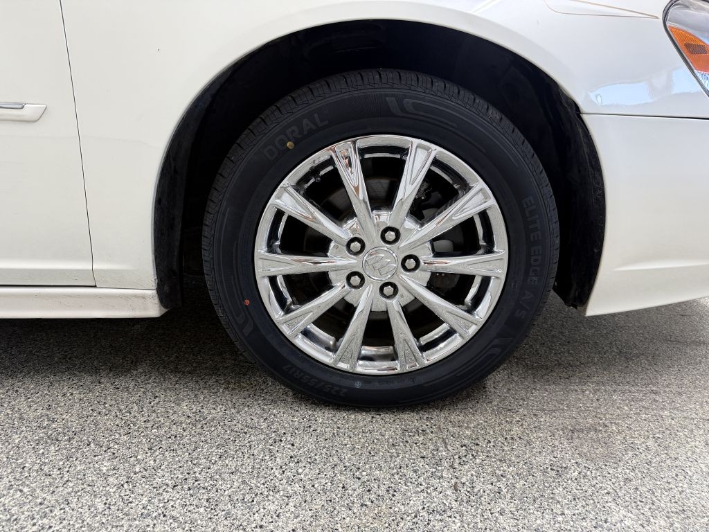 2010 Buick Lucerne Image 36