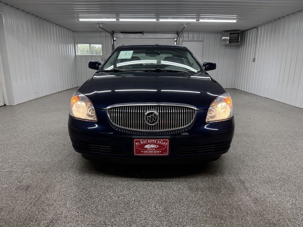 2008 Buick Lucerne Image 2