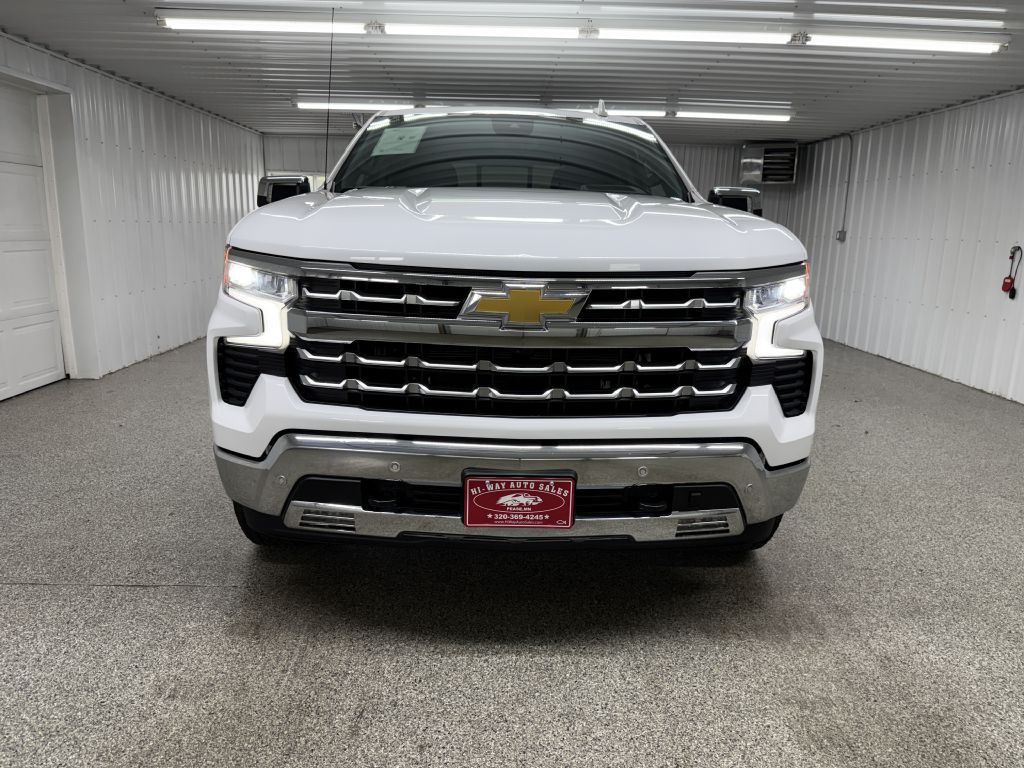 2023 Chevrolet Silverado 1500 Image 2