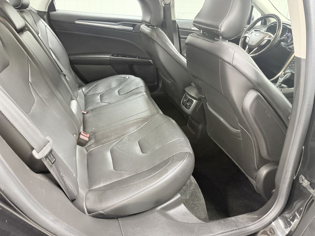 2015 Ford Fusion Image 28