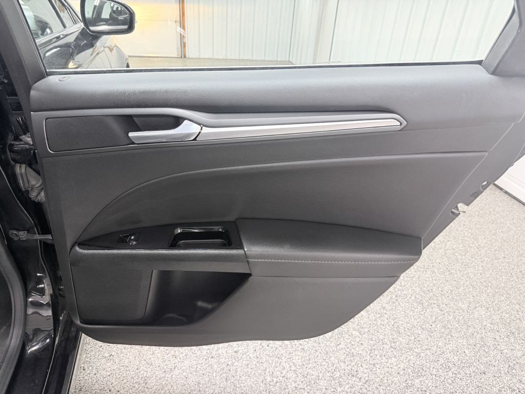2015 Ford Fusion Image 29