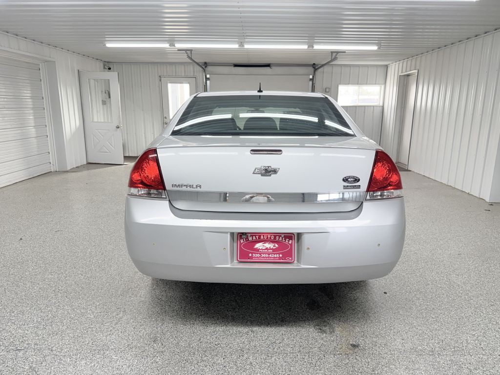 2011 Chevrolet Impala Image 5