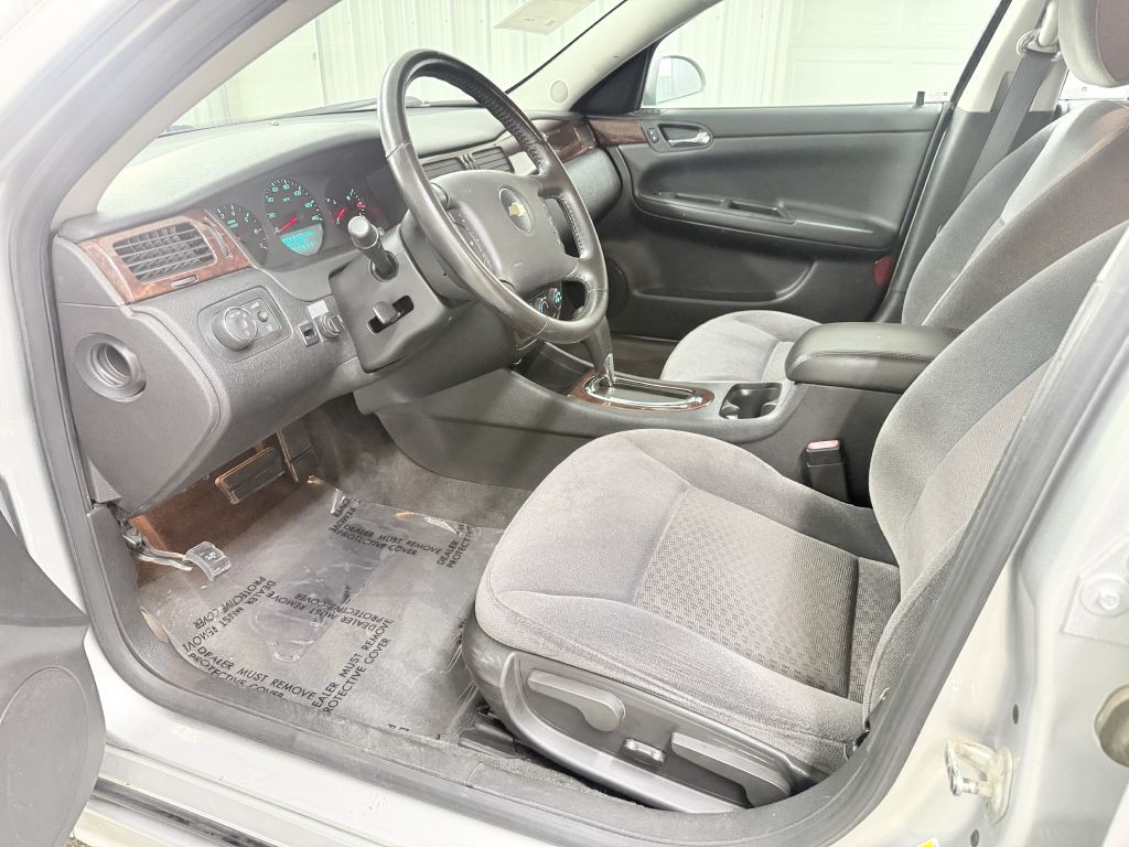 2011 Chevrolet Impala Image 11